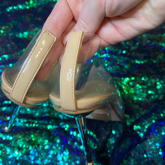 🤍Fashion nova clear heels🤍 - Picture 4 of 9
